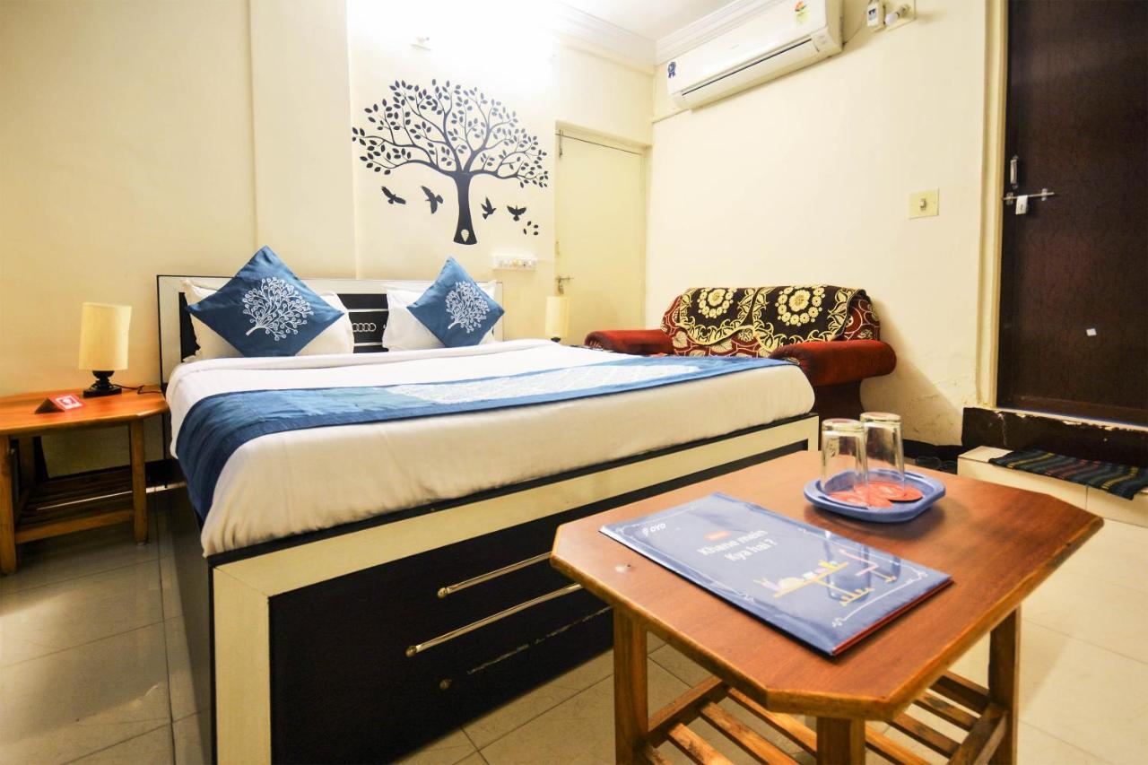 Oyo Hotel Blue Diamond Ahmedabad Exterior photo