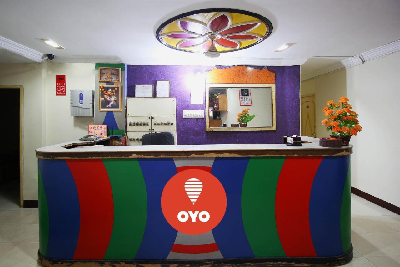 Oyo Hotel Blue Diamond Ahmedabad Exterior photo