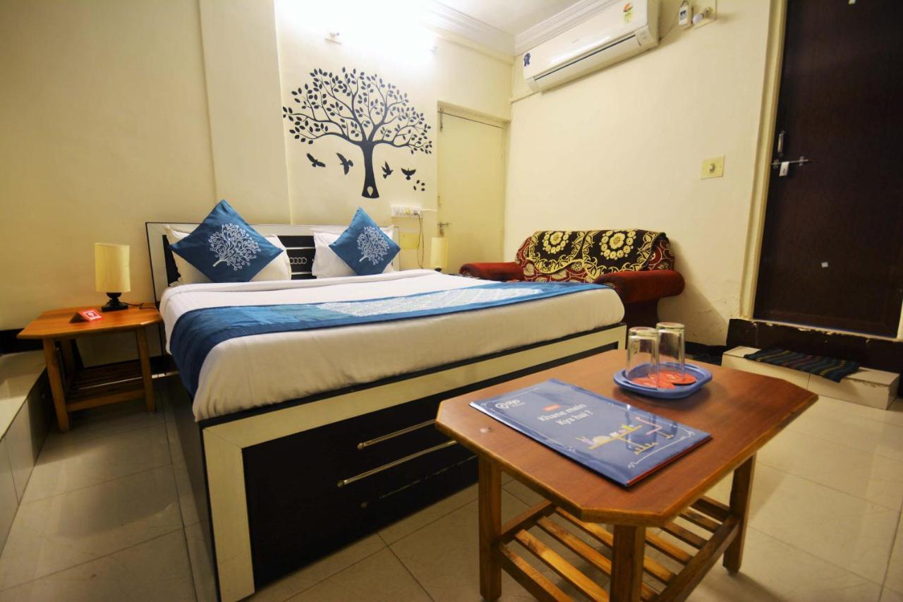 Oyo Hotel Blue Diamond Ahmedabad Exterior photo